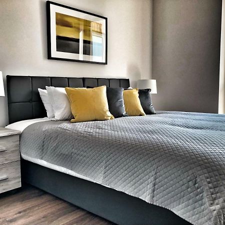 Luxury 2 Bed 2 Bath Apartment 18 Mins From Central London - Sleeps 6 Watford  Luaran gambar