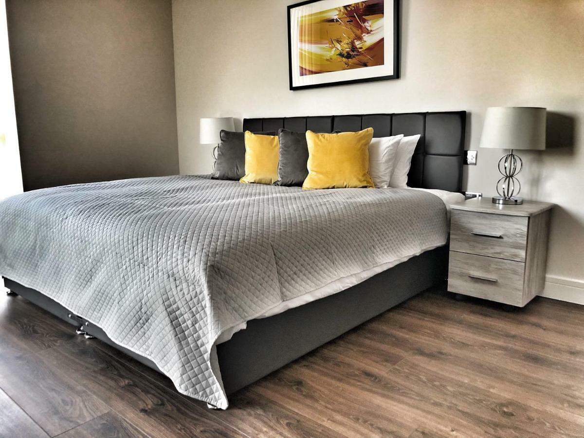 Luxury 2 Bed 2 Bath Apartment 18 Mins From Central London - Sleeps 6 Watford  Luaran gambar